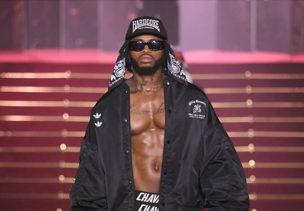Paris Menswear SS26 Proved That Sneakers Are Still Indispensable on the Runway
