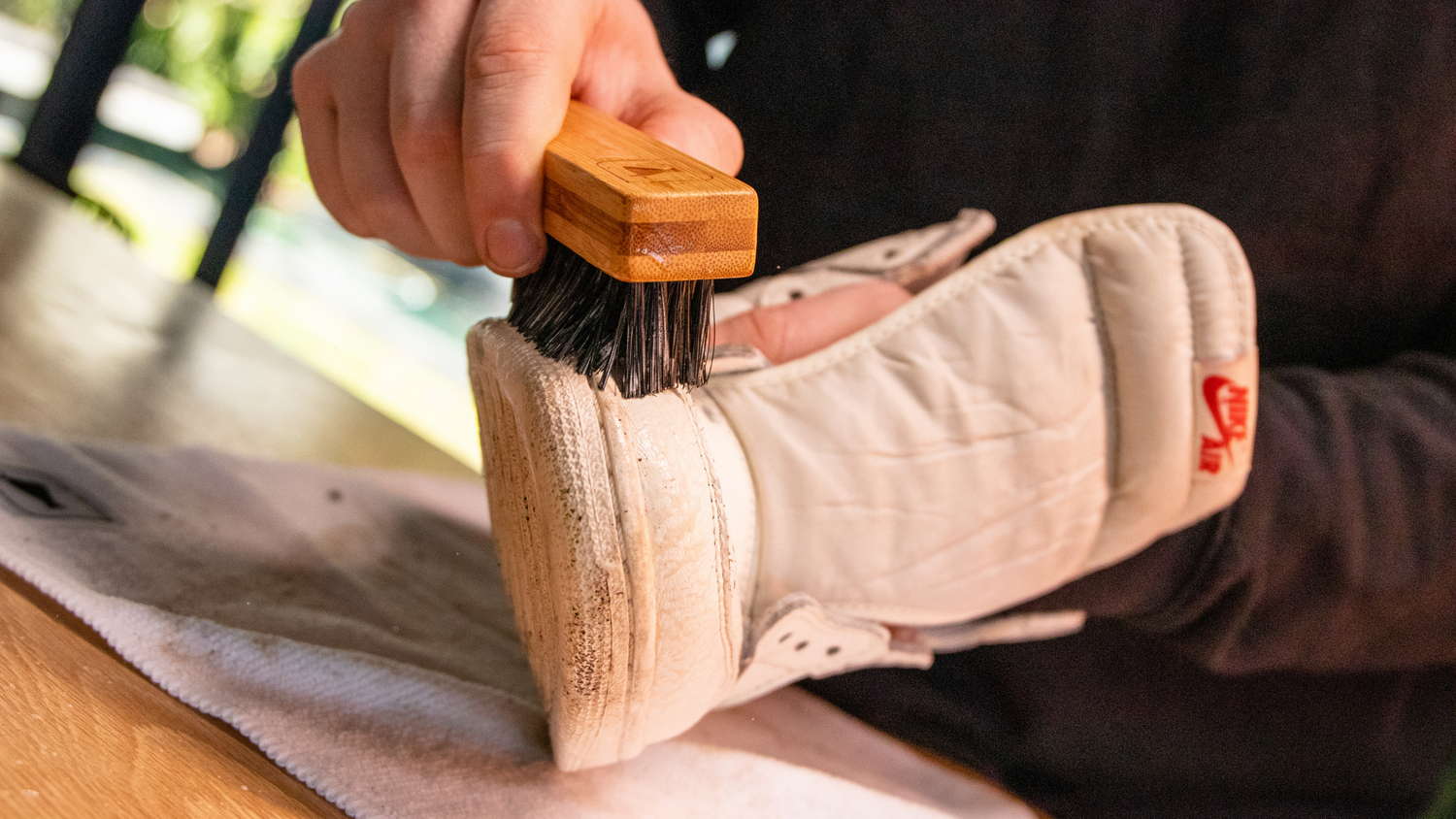 How To Clean White Leather Sneakers | Air Jordan 1